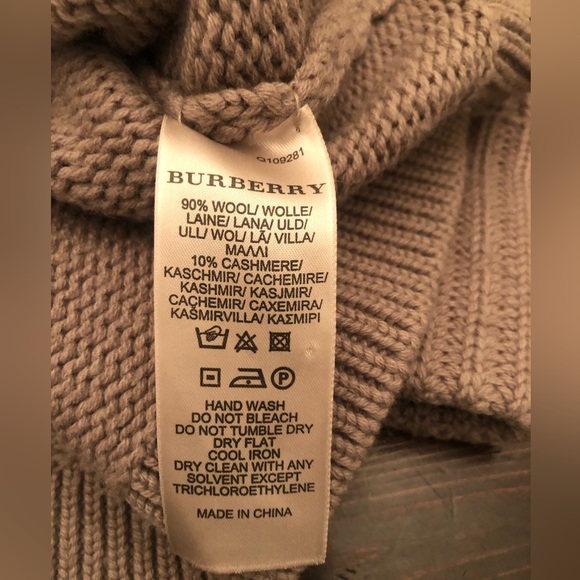SOLD!! Burberry wool cashmere blend belted sweater cardigan L - Picture 8 of 12